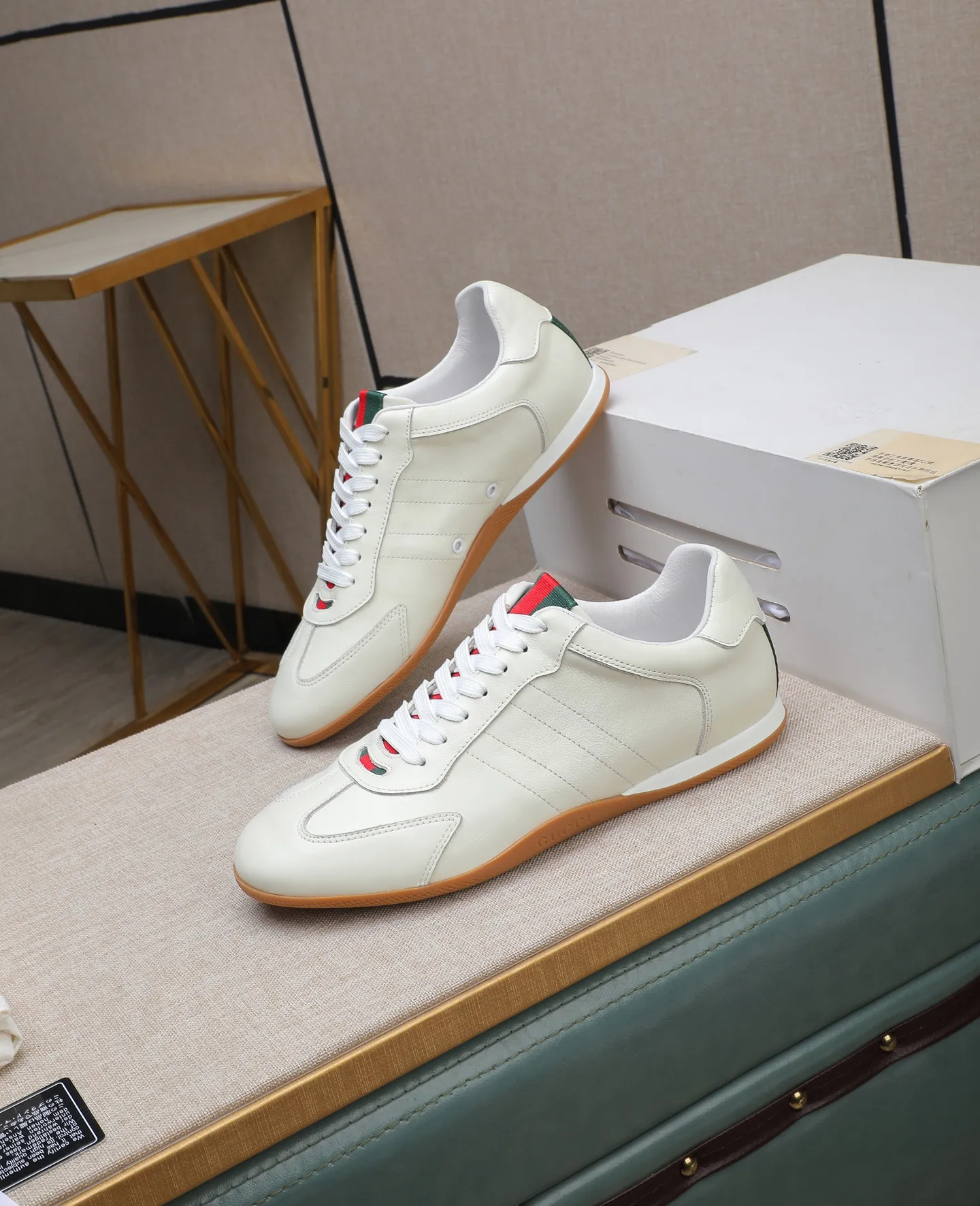 Men's shoes 💰460 GUCCI🔍🔍The latest models are on sale at the same time at the counter. Original calfskin imported from Italy, genuine leather lining, (high-end, extravagant, and classy) with exquisite workmanship. Soles: Original soles specially provided by the original factory. ⚠Exclusive double-layer movable molded soles are super comfortable⚠. Photos of the real thing🎬The real thing is even better🔍🔍"High quality·Follow the order" Code number 38-44